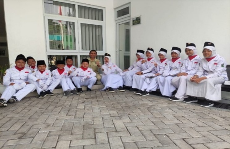 Guru Hebat, Kunci Lahirnya Generasi Emas