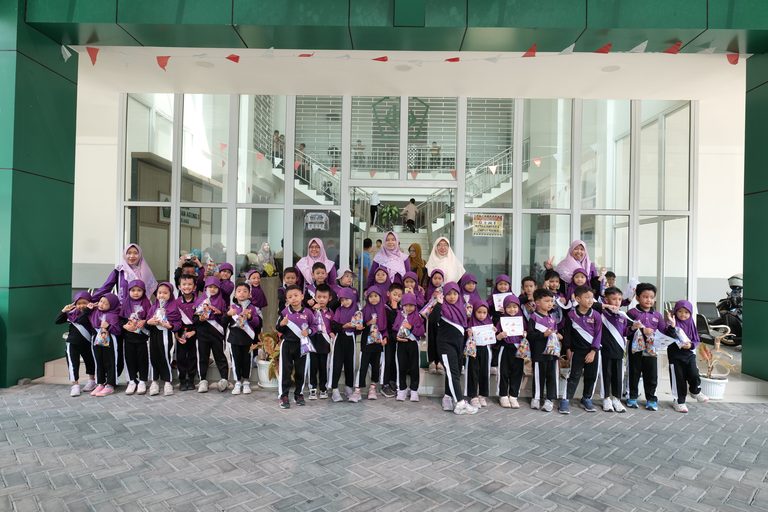 School Tour dan Trial Class TK Islam Sultan Agung 2 Mengenal Lebih Dekat Dunia Sekolah Dasar